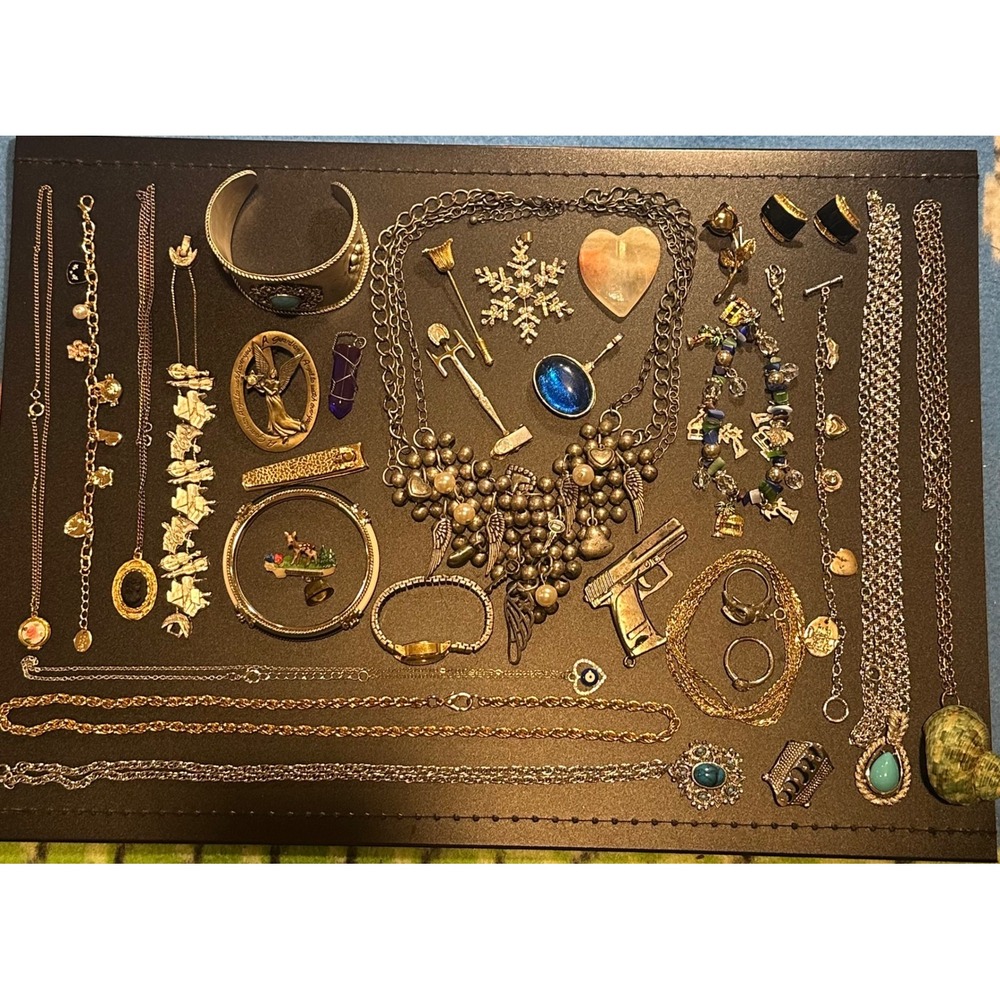 Costume jewelry lot (some vintage )